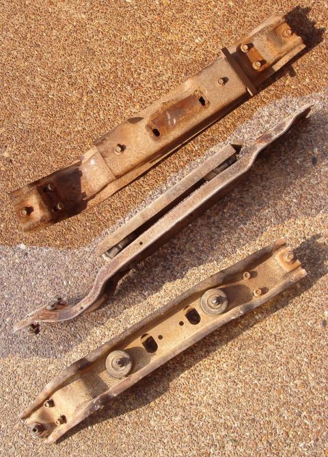 1983 Ford Bronco - Crossmember for NP435 including decent mounts & all fasteners. IF THE IMAGE IS TOO SMALL, click it. [url=https://www.supermotors.net/regist…