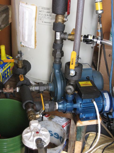 1980 Ford Bronco - Dual pumps. High flow, warm fluid and slow flow, cold fluid smaller pump.