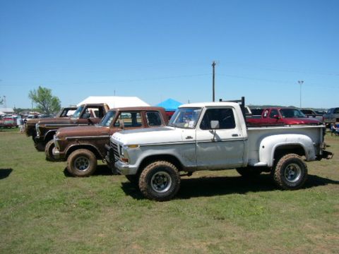 1978 Ford Bronco - Satex79f350's son's Stepside.