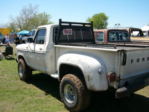 1978 Ford Bronco - Satex79f350's son's Stepside.