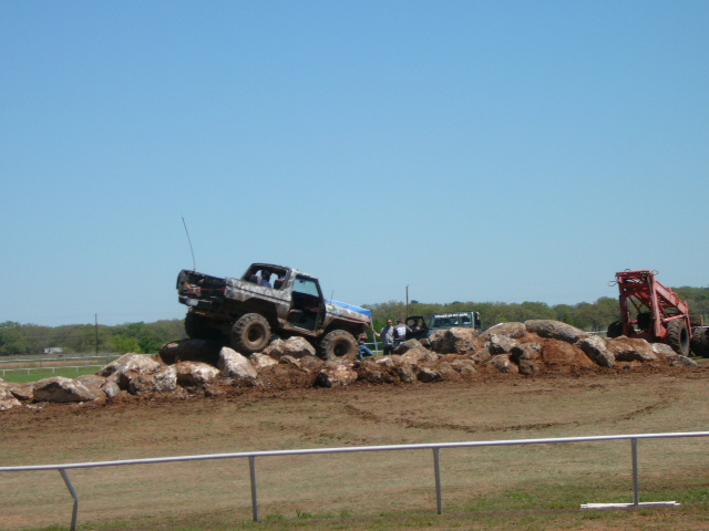 1978 Ford Bronco climbing rocks, 3q-front view