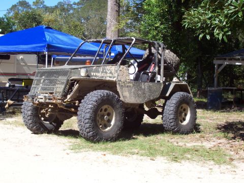 1992 Ford Bronco - This heavily modified off-road vehicle does not resemble a 1992 Ford Bronco.