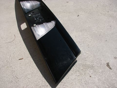 2003 Ford Crown Victoria - This is a car tail light assembly, not a complete vehicle.