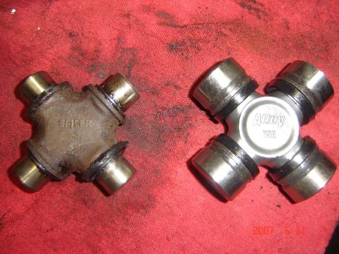 1993 Ford Bronco - Comparison of an old Spicer universal joint and a new Alloy USA universal joint.