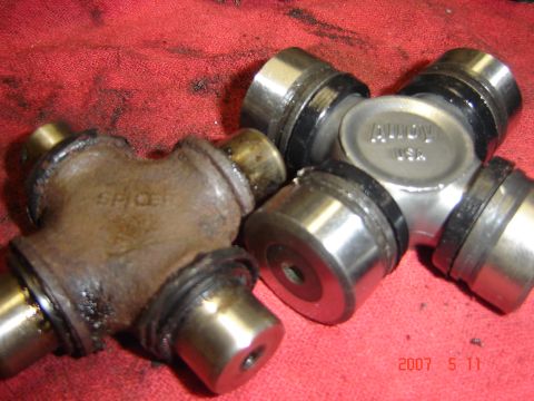 1993 Ford Bronco - Comparison of a used Spicer U-joint and a new Alloy USA U-joint.