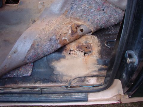 1983 Ford Bronco - My first attempt at a repair (when I installed the body ~10 years ago) didn't last because I didn't overlap the floor structure. I just wel…