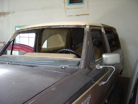 1986 Ford Bronco II “Clyde”