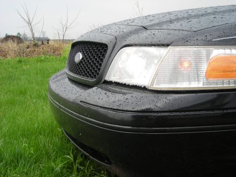 2000 Ford Crown Victoria photo