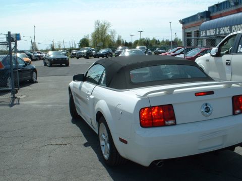 2007 Ford Mustang photo