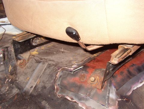 1983 Ford Bronco - There's some gap at the front edge, but not bad considering I was only using a 5" vise & a few ball peen hammers.
