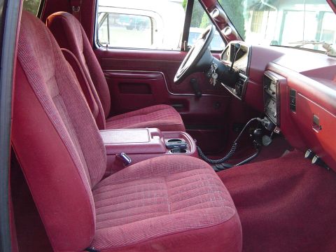 1989 Ford Bronco - Seats and console installed