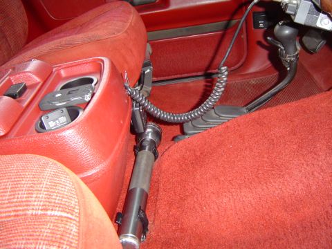 1989 Ford Bronco - Flashlight mouny and CB mic