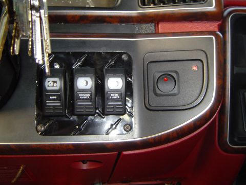 1989 Ford Bronco - Switch panel installed in the truck