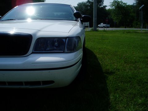 2000 Ford Crown Victoria - new with grille