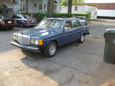 1982 Mercedes-Benz D-Class photo