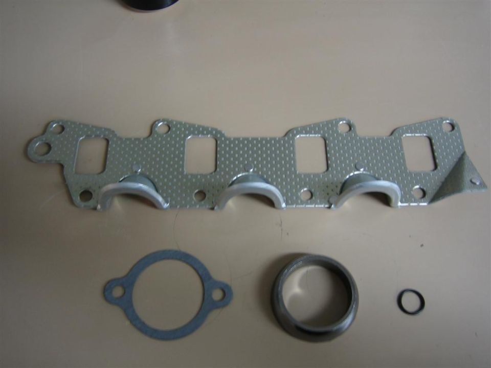 Exhaust manifold gasket set with ring and O-ring