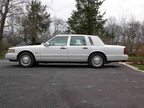 1997 Lincoln Town Car “White Lighting”
