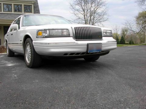 1997 Lincoln Town Car “White Lighting”