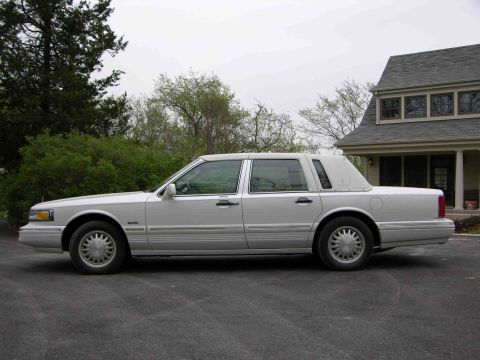 1997 Lincoln Town Car “White Lighting”