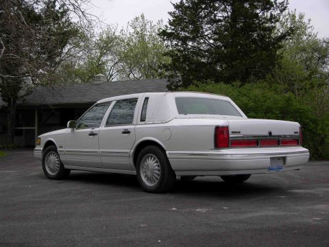 1997 Lincoln Town Car “White Lighting”
