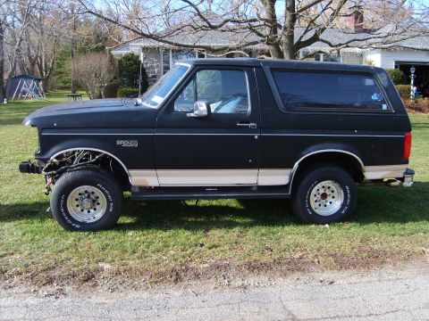 1995 Ford Bronco - Parts bronco tare down