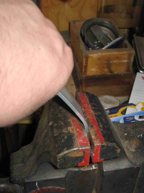 1993 Ford Bronco - To make the mount brackets, I bought 1/8" thick aluminum bar that can be found at Lowes or HD. I used some 1" wide for the bedsides and 3"…