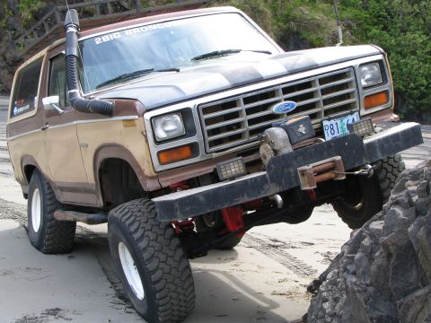 1983 Ford Bronco - Checking the flex
