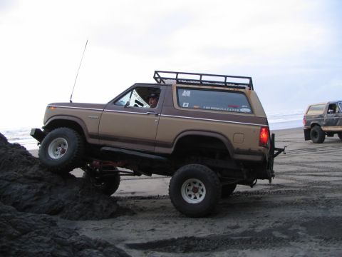 1983 Ford Bronco - More flexing