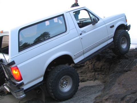 1983 Ford Bronco - Alvey rock climbing