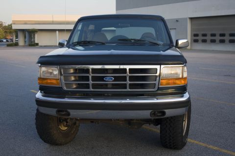 1995 Ford Bronco - Front