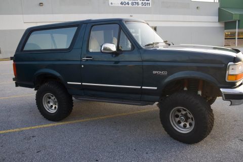 1995 Ford Bronco - Passenger side profile