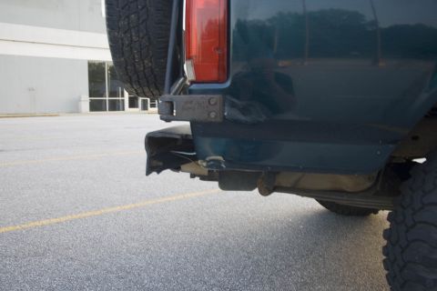 1995 Ford Bronco - Rear passenger 1/4 panel ding