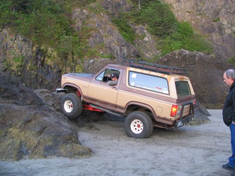 1983 Ford Bronco - I'm going up