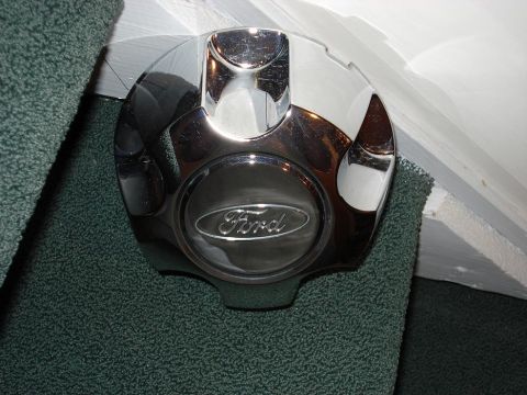 1999 Ford Crown Victoria - Center Cap