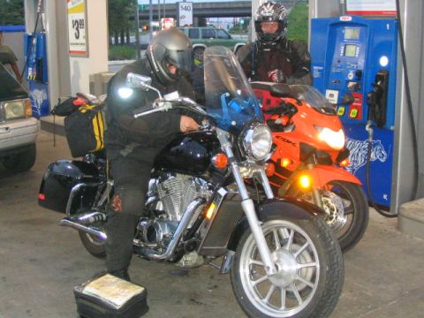 1981 Kawasaki Bayou - gas stop in SAT