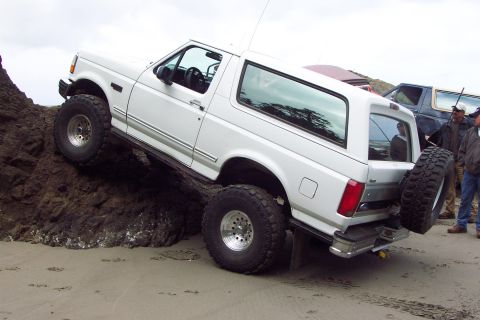 1996 Ford Bronco - Alvey posing on the rocks. (5/19/2007)