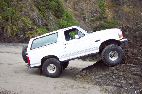 1996 Ford Bronco - Alvey posing on the rocks. (5/19/2007)