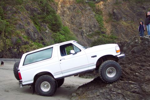 1996 Ford Bronco - Alvey posing on the rocks. (5/19/2007)