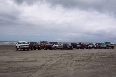 1996 Ford Bronco - Group on the beach (all but 4) (5/19/2007)