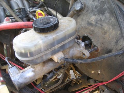 1989 Ford Bronco - remove POS little master cylinder