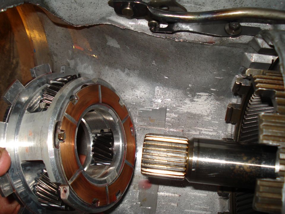 Transmission clutch pack and input shaft with splines