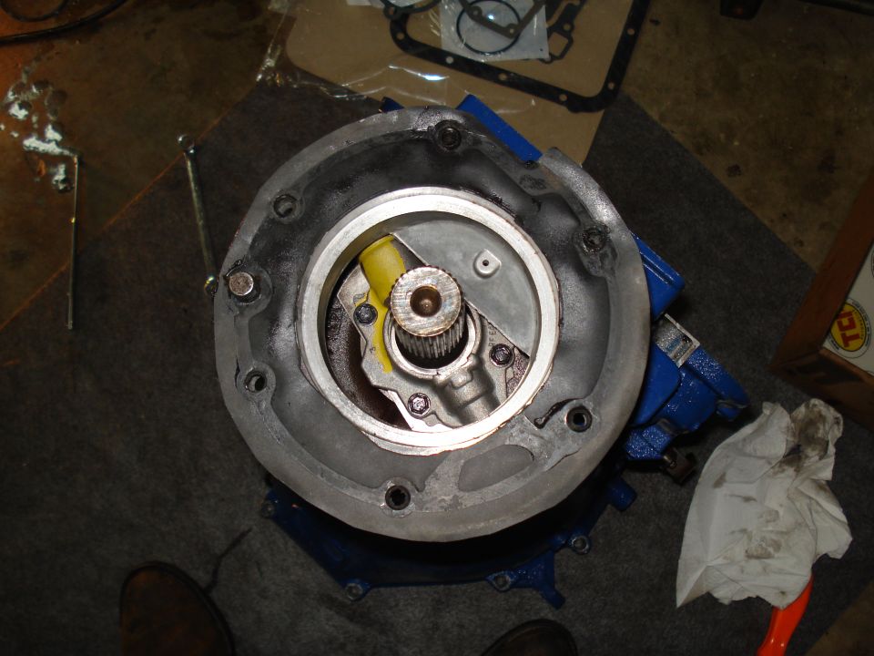 Transmission pump assembly with yellow component and splined shaft