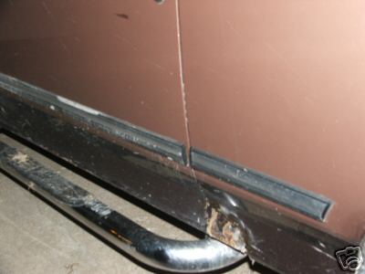 1994 Ford Bronco - left rocker rot