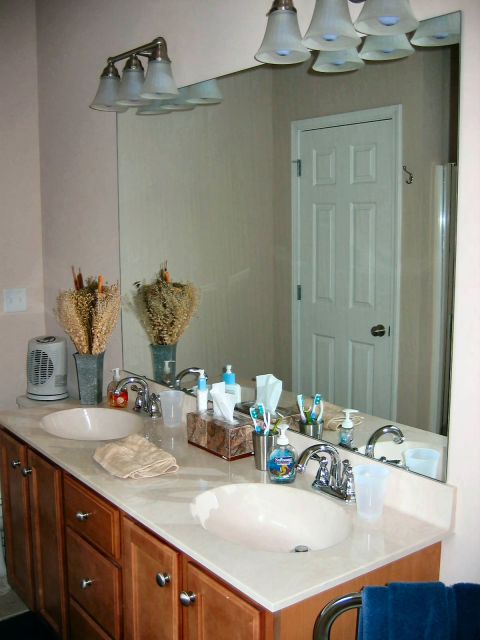 1985 Ford Crown Victoria LTD - Master bath vanity