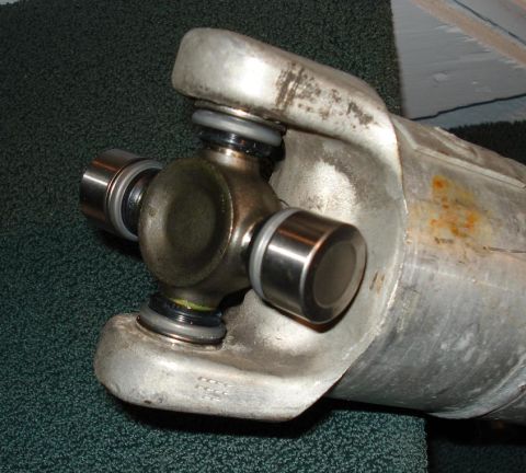 1999 Ford Crown Victoria - OEM U Joint on Aluminum Driveshaft