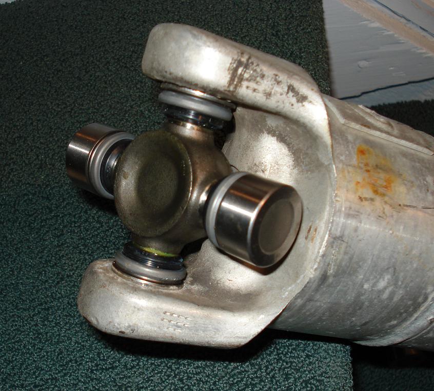 OEM U Joint on Aluminum Driveshaft