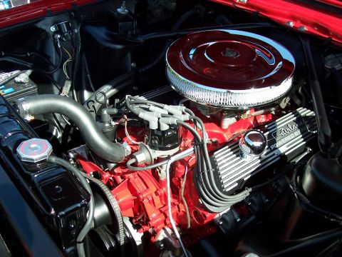 1972 Ford Ranchero - Engine bay details include finned valve covers that read "Fairlane POWERED BY FORD" and a chrome air cleaner.