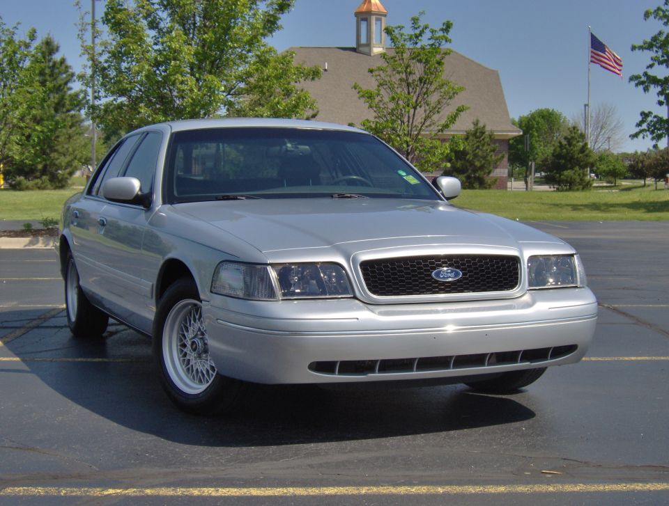 2002 Ford Crown Victoria