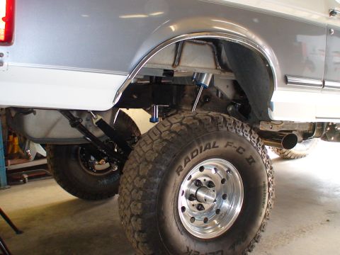 1995 Ford Bronco - rear droped out