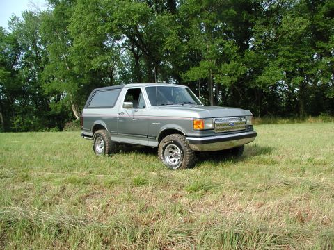 1989 Ford Bronco photo